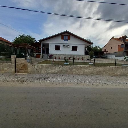 Appartement Nicole Benkovac Dış mekan fotoğraf