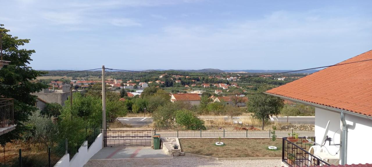 Appartement Nicole Benkovac Dış mekan fotoğraf