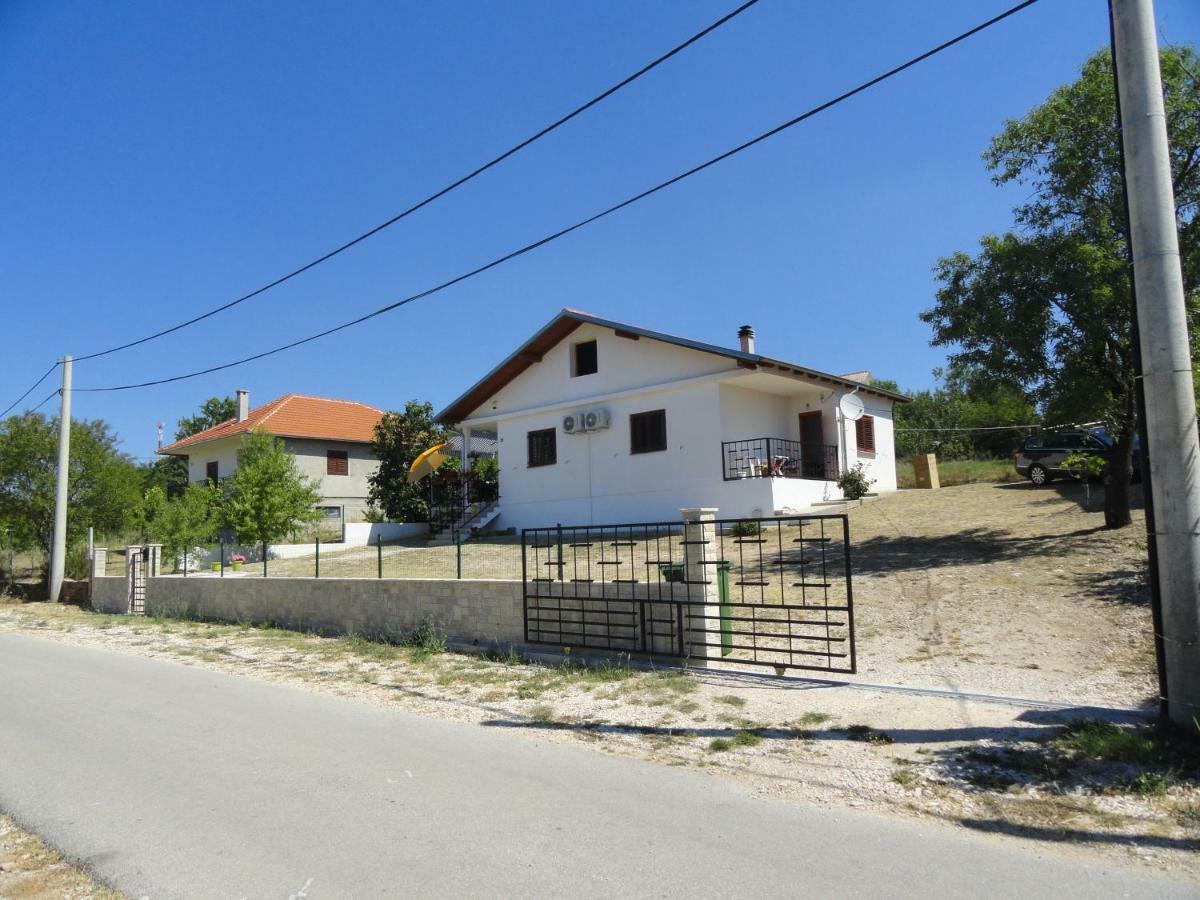 Appartement Nicole Benkovac Dış mekan fotoğraf